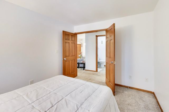 726 Knoxbury Lane 3, Schererville, IN 46375