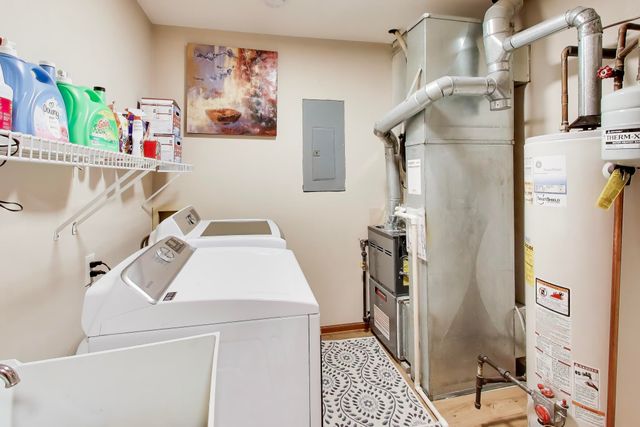 726 Knoxbury Lane 3, Schererville, IN 46375