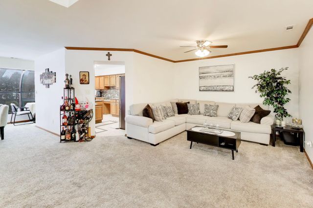 726 Knoxbury Lane 3, Schererville, IN 46375