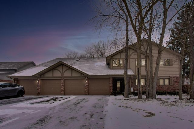 726 Knoxbury Lane 3, Schererville, IN 46375