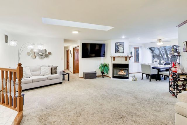 726 Knoxbury Lane 3, Schererville, IN 46375