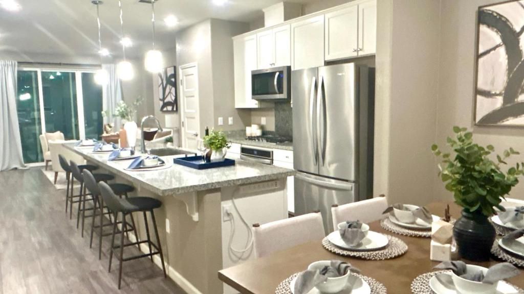 Image 5 of property listing at 176 Agustin Narvaez Street, San Jose, CA 95136