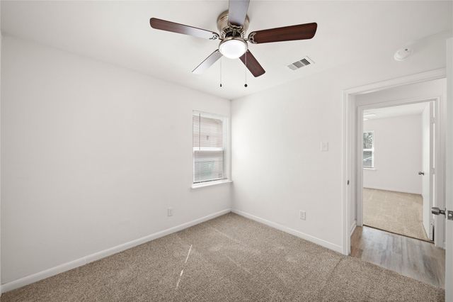 2942 Knotty Oaks Trail, Houston, TX 77045