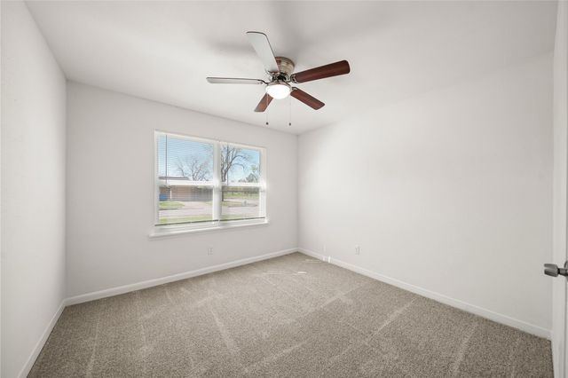 2942 Knotty Oaks Trail, Houston, TX 77045