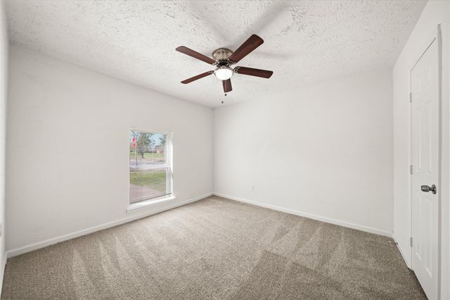 2942 Knotty Oaks Trail, Houston, TX 77045