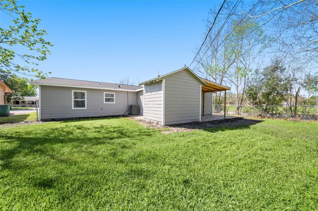 2942 Knotty Oaks Trail, Houston, TX 77045