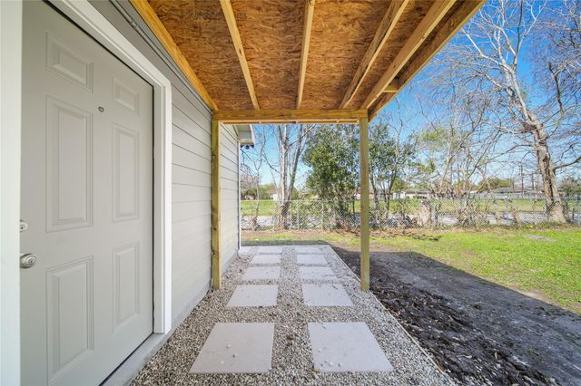 2942 Knotty Oaks Trail, Houston, TX 77045