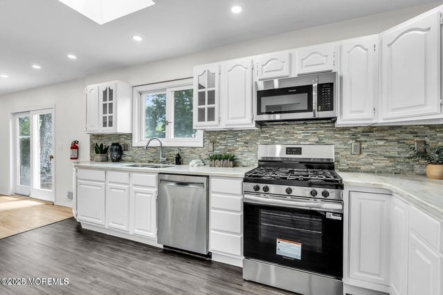 832 Seventh Avenue, Toms River, NJ 08757