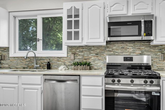 832 Seventh Avenue, Toms River, NJ 08757