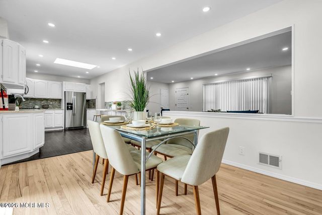 832 Seventh Avenue, Toms River, NJ 08757
