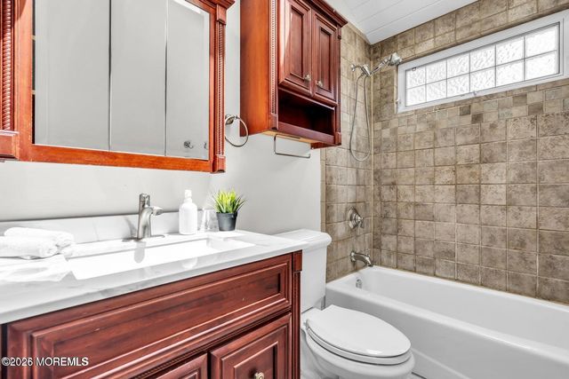 832 Seventh Avenue, Toms River, NJ 08757