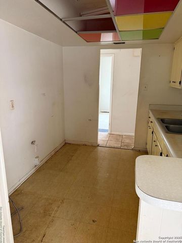 7258 Hickory Grove, San Antonio, TX 78227