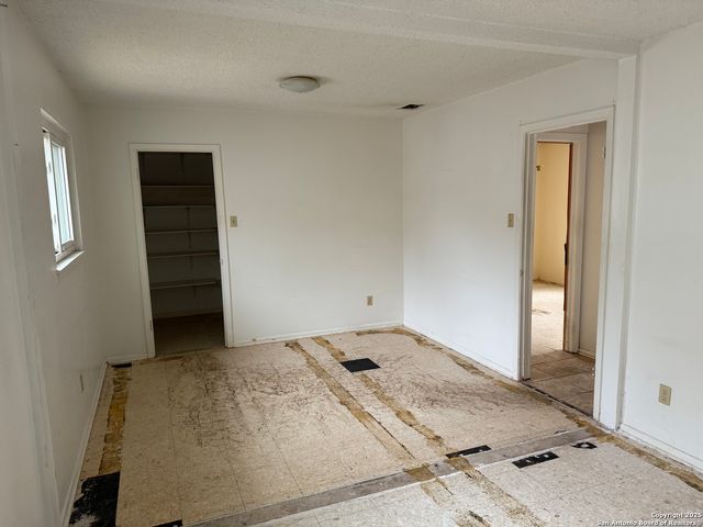 7258 Hickory Grove, San Antonio, TX 78227