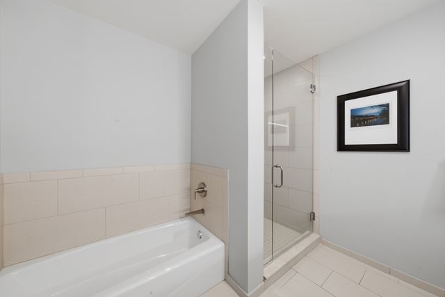 850 N Lake Shore Drive 402, Chicago, IL 60611