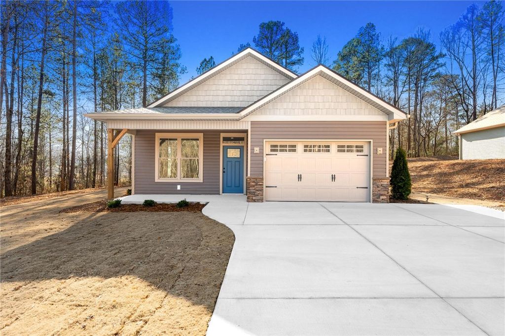 526 B S Bibb Street, Westminster, SC 29693