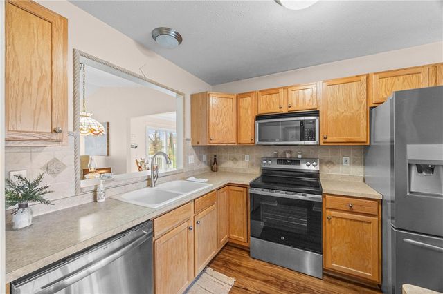 27 Kirkdale Circle, Greece, NY 14612