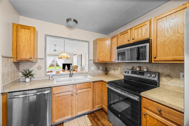 27 Kirkdale Circle, Greece, NY 14612