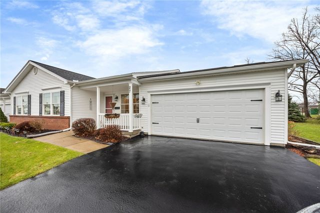 27 Kirkdale Circle, Greece, NY 14612