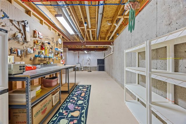 27 Kirkdale Circle, Greece, NY 14612