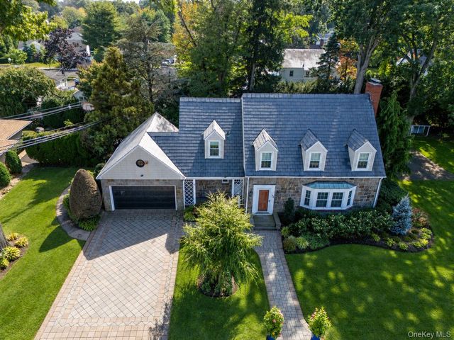 186 Voorhis Avenue, Rockville Centre, NY 11570