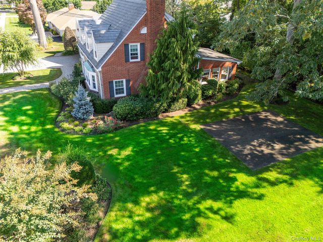 186 Voorhis Avenue, Rockville Centre, NY 11570