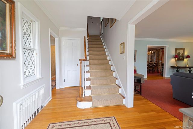 186 Voorhis Avenue, Rockville Centre, NY 11570