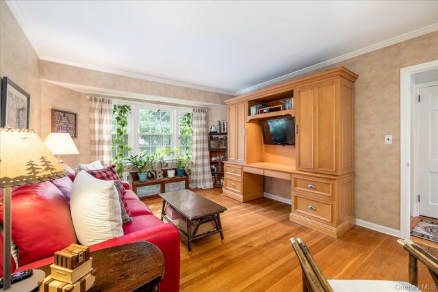 186 Voorhis Avenue, Rockville Centre, NY 11570
