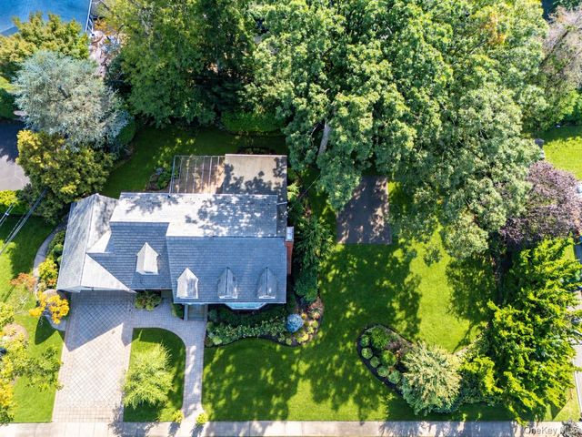 186 Voorhis Avenue, Rockville Centre, NY 11570