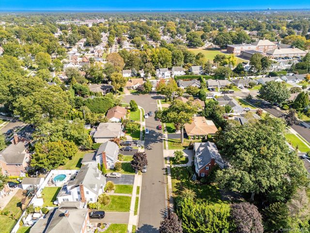 186 Voorhis Avenue, Rockville Centre, NY 11570
