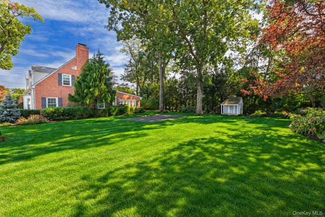 186 Voorhis Avenue, Rockville Centre, NY 11570