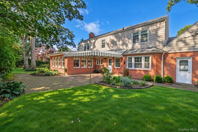 186 Voorhis Avenue, Rockville Centre, NY 11570