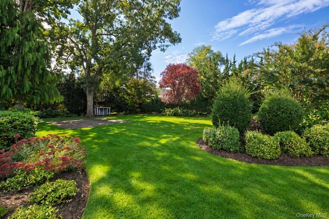 186 Voorhis Avenue, Rockville Centre, NY 11570