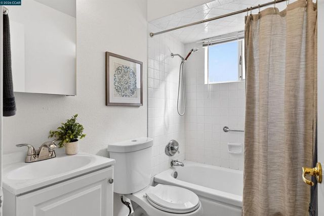 15274 15274 Laverne Dr, San Leandro, CA 94579