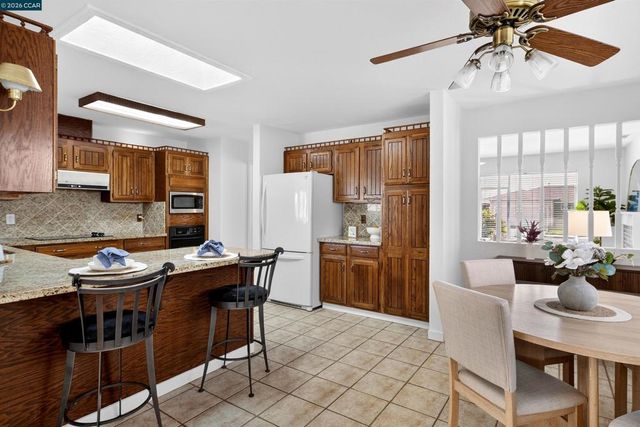 15274 15274 Laverne Dr, San Leandro, CA 94579