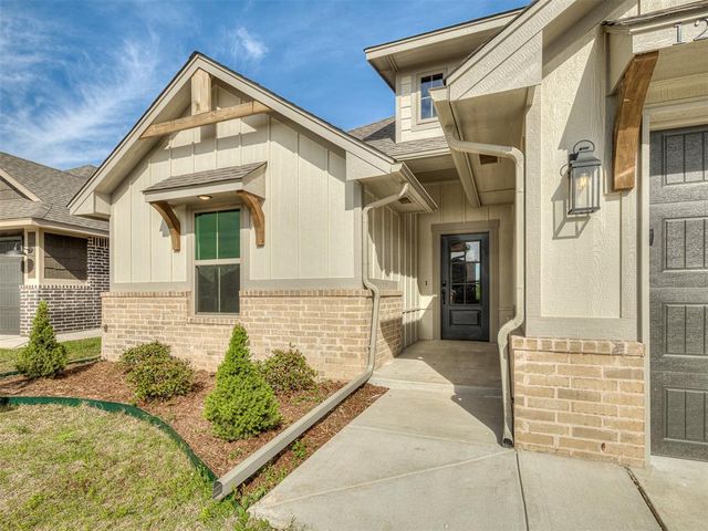 12417 Dolche Vita Drive, Yukon, OK 73099