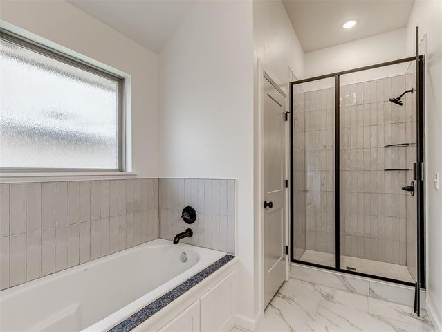 12417 Dolche Vita Drive, Yukon, OK 73099