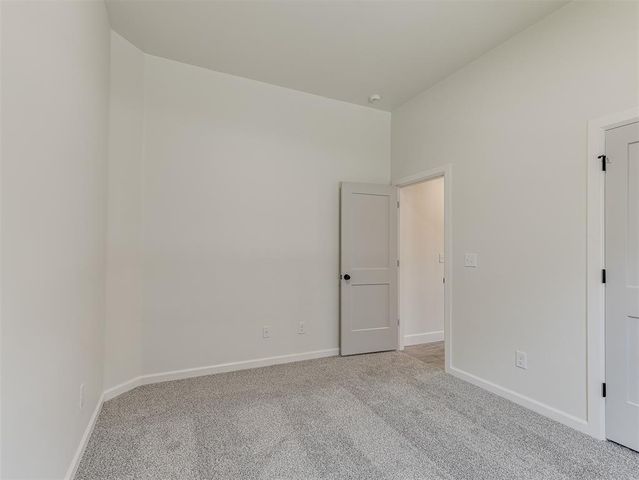 12417 Dolche Vita Drive, Yukon, OK 73099