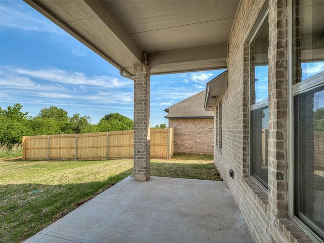 12417 Dolche Vita Drive, Yukon, OK 73099