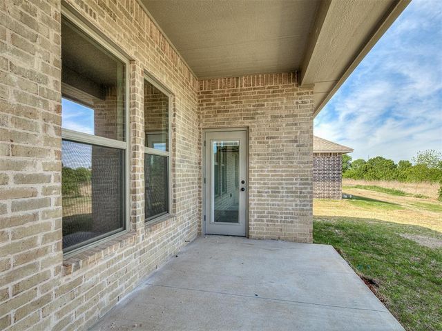 12417 Dolche Vita Drive, Yukon, OK 73099
