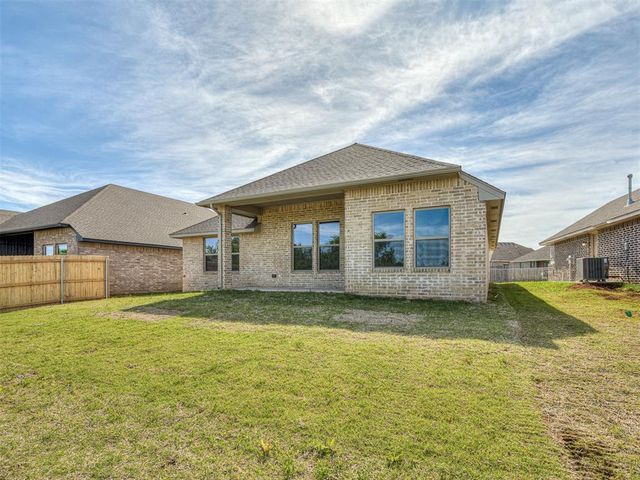 12417 Dolche Vita Drive, Yukon, OK 73099
