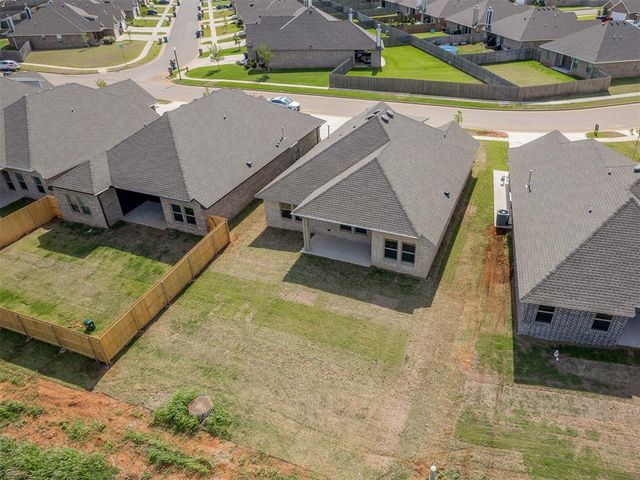 12417 Dolche Vita Drive, Yukon, OK 73099