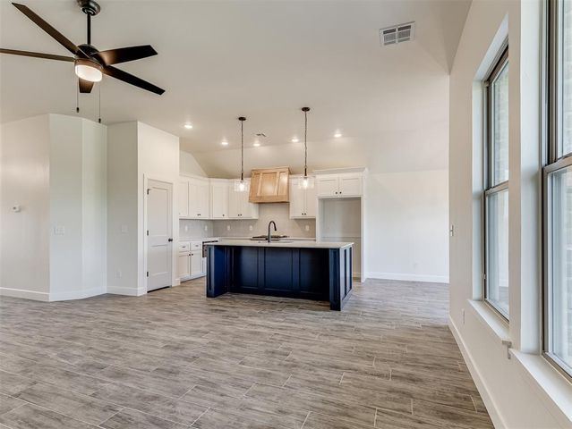 12417 Dolche Vita Drive, Yukon, OK 73099