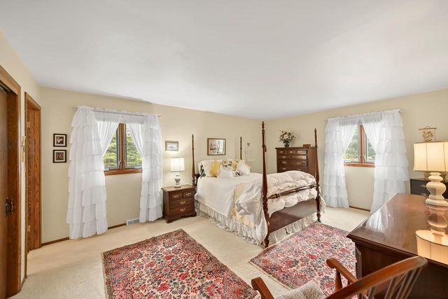 18220 Colline Vue BOULEVARD, Brookfield, WI 53045