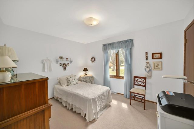 18220 Colline Vue BOULEVARD, Brookfield, WI 53045