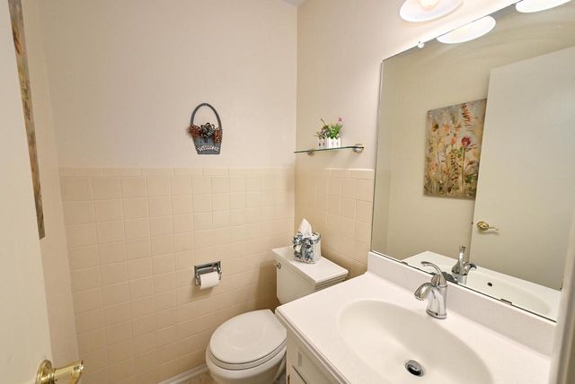 18220 Colline Vue BOULEVARD, Brookfield, WI 53045