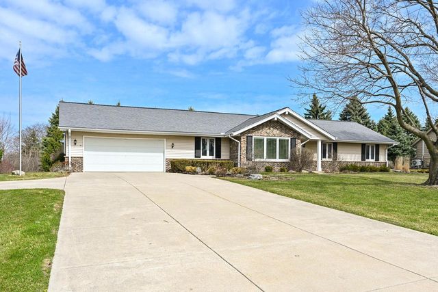 18220 Colline Vue BOULEVARD, Brookfield, WI 53045