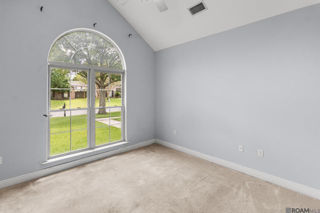 37156 Whitestone Ave, Geismar, LA 70734