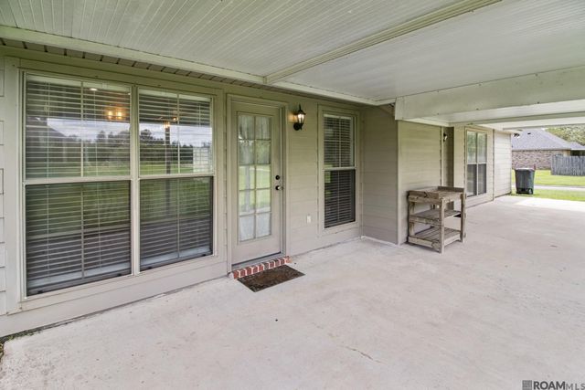 37156 Whitestone Ave, Geismar, LA 70734