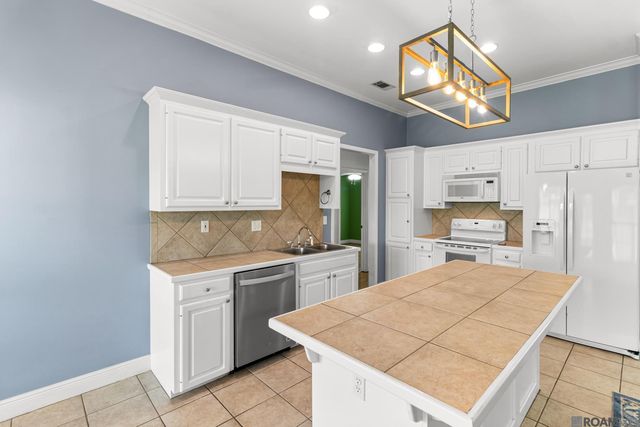 37156 Whitestone Ave, Geismar, LA 70734
