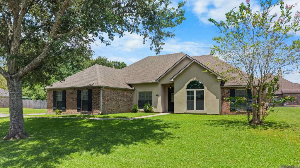 37156 Whitestone Ave, Geismar, LA 70734